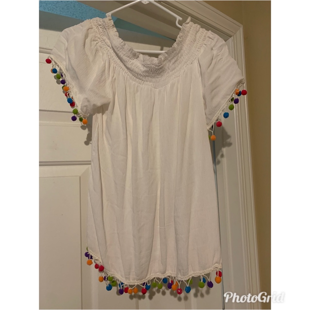 Pom Pom off the shoulder